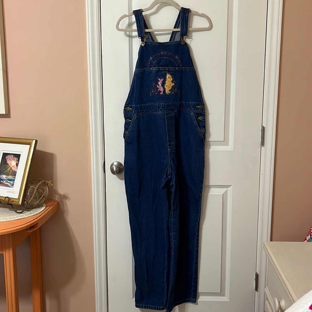 VTG. EUC Winnie the Pooh and Piglet embroidered denim overalls. Darling! Sz M